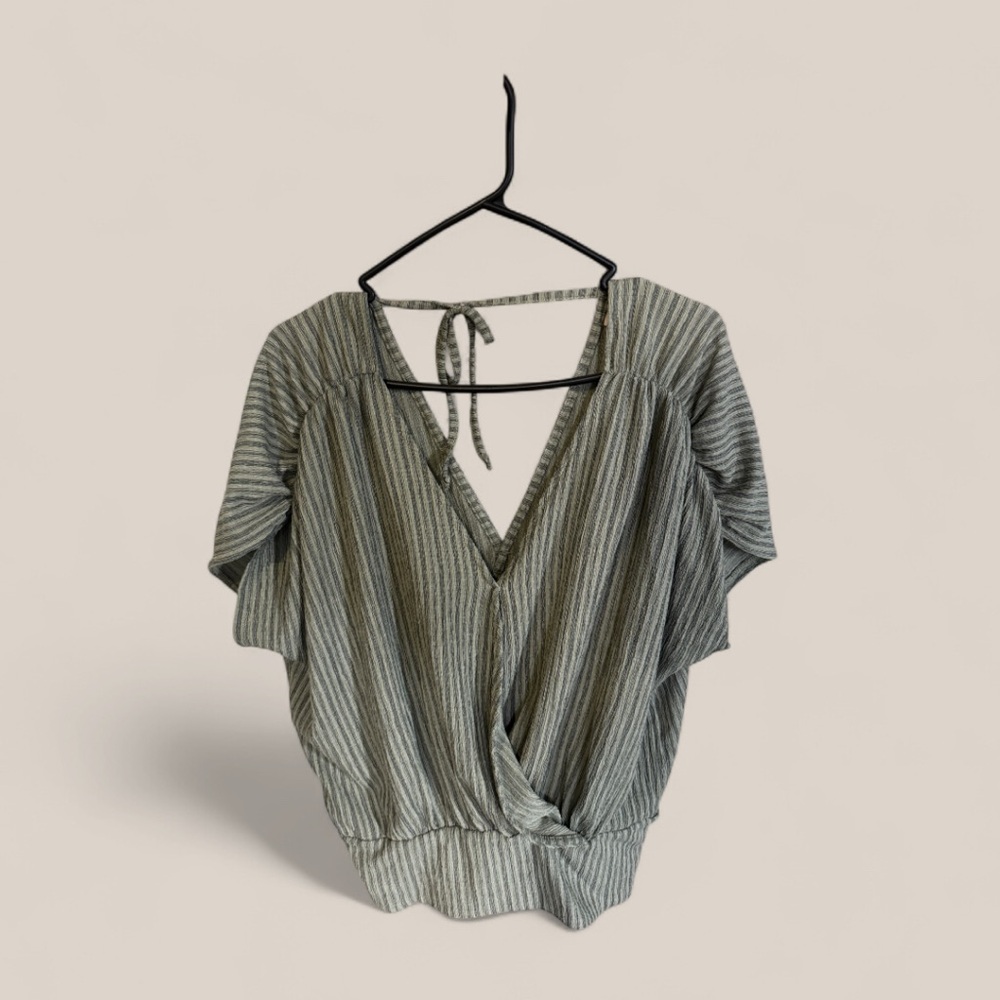 Willow & Root Striped & Cropped Blouse with V-Neck